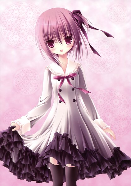 イラスト 2319x3300 と ロウきゅーぶ! project no.9 minato tomoka てぃんくる ソロ 長身像 カメラ目線 赤面 highres 短い髪 紫目 purple hair scan loli ワンサイドアップ 女の子 ストッキング ドレス リボン 黒ストッキング