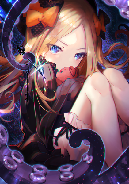 Anime-Bild 1655x2356 mit fate (series) fate/grand order abigail williams (fate) akatsuki rokino single long hair tall image looking at viewer blue eyes blonde hair sitting sparkle covered mouth girl bow hair bow toy stuffed animal stuffed toy teddy bear