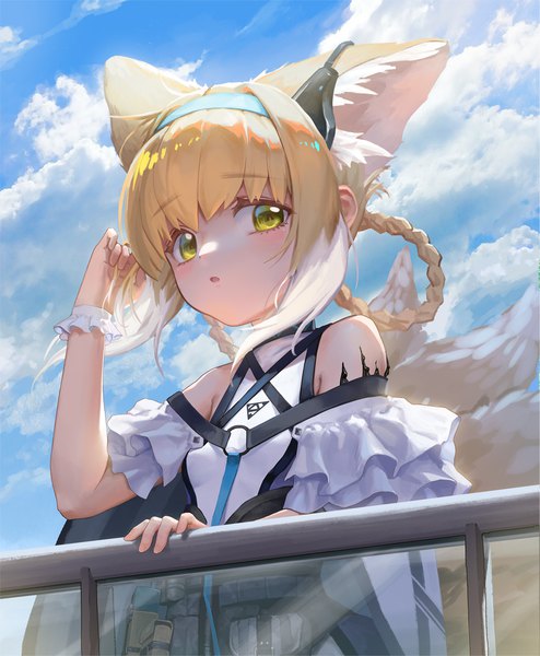 Anime picture 1006x1223 with arknights suzuran (arknights) riri kuri single tall image short hair blonde hair bare shoulders green eyes animal ears sky cloud (clouds) tail animal tail from below fox ears fox tail fox girl multiple tails extra ears