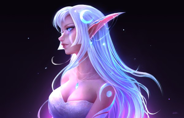 Anime-Bild 2185x1405 mit world of warcraft blizzard entertainment night elf alisa nilsen single long hair fringe highres breasts blue eyes simple background bare shoulders signed looking away cleavage upper body white hair pointy ears realistic tattoo