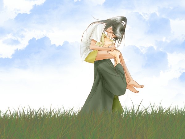 Anime picture 1024x768 with bleach studio pierrot shihouin yoruichi urahara kisuke long hair black hair blonde hair sitting sky cloud (clouds) ponytail eyes closed traditional clothes japanese clothes barefoot wallpaper couple dark skin kiss sitting on person