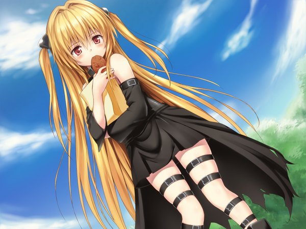 Anime picture 1600x1200 with toloveru toloveru darkness xebec konjiki no yami korotan single blonde hair red eyes twintails sky cloud (clouds) very long hair girl dress detached sleeves black dress wagashi taiyaki