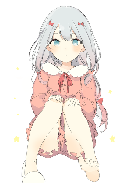 Anime-Bild 650x914 mit eromanga sensei a-1 pictures izumi sagiri lpip single long hair tall image looking at viewer blush fringe blue eyes simple background hair between eyes white background sitting silver hair full body hand on knee knees touching knees together feet apart