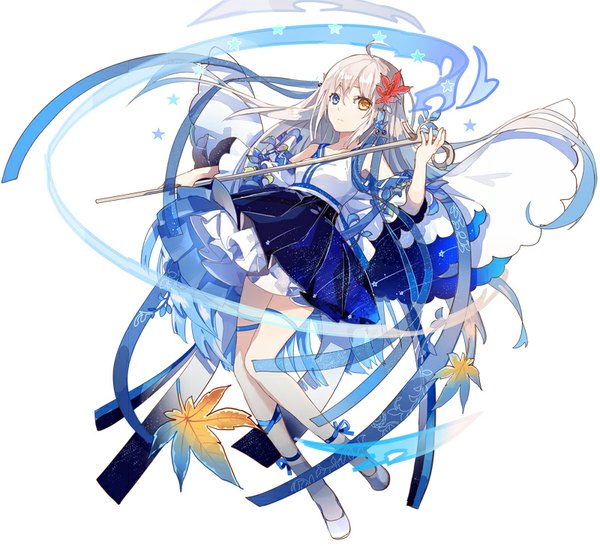 Anime picture 800x729 with original fre single looking at viewer fringe blue eyes simple background white background holding yellow eyes blue hair silver hair ahoge very long hair pleated skirt leaning girl skirt hair ornament ribbon (ribbons)