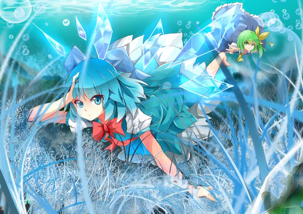 Anime picture 3507x2480 with touhou cirno daiyousei toaru damit looking at viewer highres short hair blue eyes multiple girls green eyes blue hair absurdres barefoot green hair short sleeves side ponytail hand on head underwater girl dress