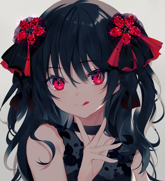 Anime picture 1000x1099 with original achiki single long hair tall image looking at viewer blush fringe black hair simple background hair between eyes red eyes upper body grey background two side up sleeveless wavy hair :q girl hair ornament