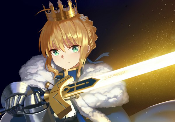 Anime picture 1000x699 with fate (series) fate/grand order fate/stay night artoria pendragon (all) saber yunsang single looking at viewer fringe blonde hair holding ahoge aqua eyes arms up sparkle fur trim glowing weapon girl ribbon (ribbons) weapon