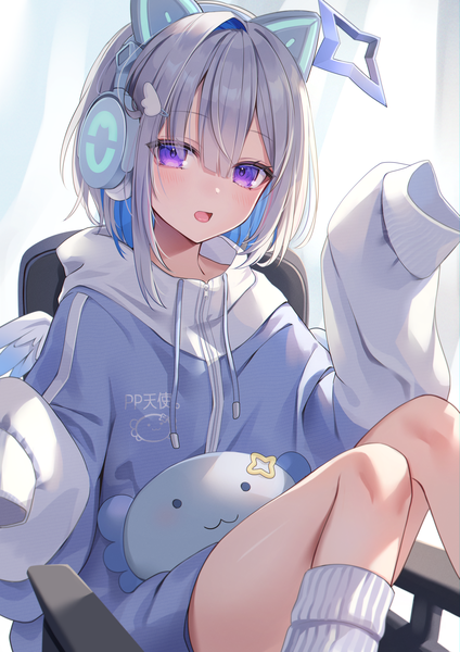 Anime picture 2894x4093 with virtual youtuber hololive amane kanata upao (amane kanata) fuyoyo single tall image looking at viewer fringe highres short hair open mouth hair between eyes sitting purple eyes silver hair long sleeves :d multicolored hair colored inner hair