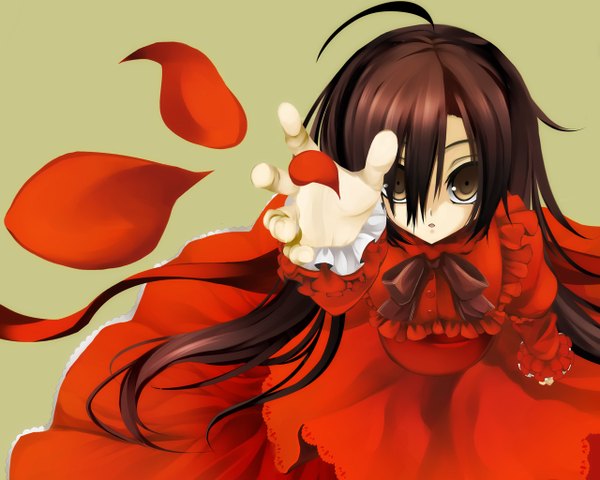 Anime picture 1280x1024 with kure-nai kuhouin murasaki kurenai musume single looking at viewer fringe simple background hair between eyes brown hair brown eyes ahoge very long hair arm up from above frilled dress girl dress petals frills red dress