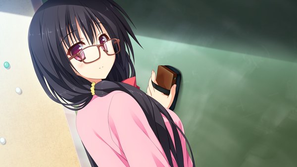 Anime picture 1280x720 with koishiki manual hikage honoka saeki nao single long hair looking at viewer blush black hair smile red eyes wide image twintails game cg looking back light smile turning head classroom girl glasses scrunchie