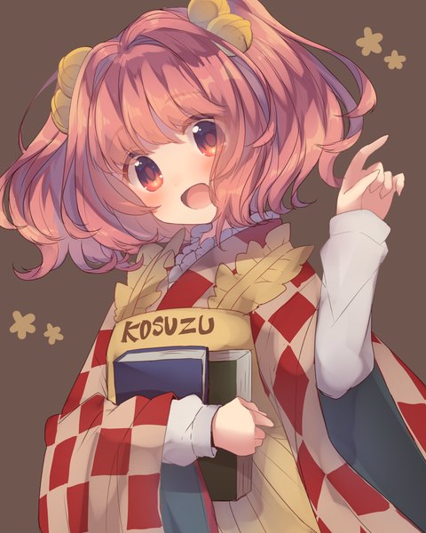 Anime-Bild 1024x1280 mit touhou motoori kosuzu usamata single tall image looking at viewer blush fringe short hair open mouth simple background red eyes pink hair traditional clothes japanese clothes two side up character names pointing brown background hair bell