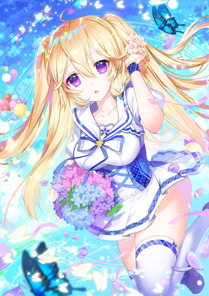 Anime picture 1200x1698 with original apple caramel single long hair tall image looking at viewer fringe blonde hair hair between eyes purple eyes payot sky ahoge bent knee (knees) parted lips pleated skirt hair flower blurry :o sparkle