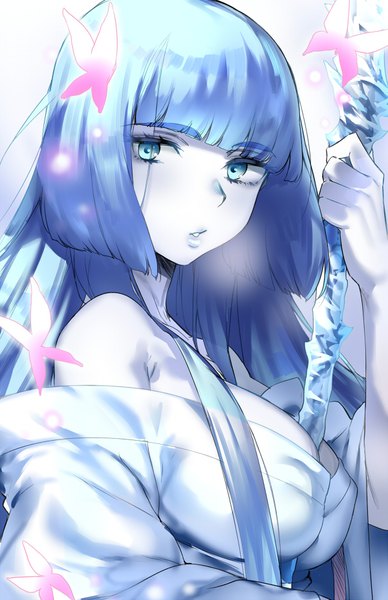 Anime-Bild 600x927 mit nioh yuki-onna (nioh) naso4 single long hair tall image looking at viewer fringe breasts blue eyes light erotic simple background large breasts bare shoulders holding blue hair cleavage blunt bangs traditional clothes parted lips
