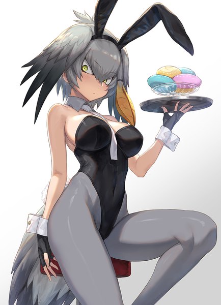 Аниме картинка 956x1321 с ушастые друзья shoebill (kemono friends) guchico один (одна) высокое изображение смотрит на зрителя румянец чёлка короткие волосы грудь лёгкая эротика простой фон волосы между глазами большая грудь стоя белый фон держать зелёные глаза уши животного хвост