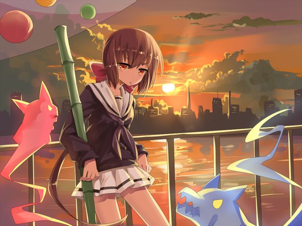 Anime picture 1000x750 with kyousogiga toei animation koto (kyousougiga) a (kyousougiga) un (kyousougiga) transistor (poppy) long hair looking at viewer red eyes brown hair sky cloud (clouds) ponytail city evening sunset cityscape river girl uniform
