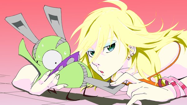 Anime picture 1920x1080 with panty & stocking with garterbelt anarchy panty chuck long hair highres blonde hair wide image green eyes ahoge girl earrings animal bracelet dog