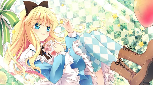 Anime picture 1118x619 with alice in wonderland alice (wonderland) lilith (kururuno) single long hair blush open mouth blue eyes blonde hair smile wide image checkered rhombus girl thighhighs dress bow hair bow star (symbol) thigh boots