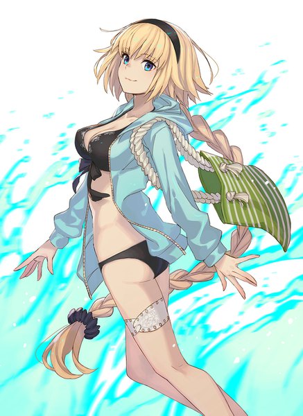 イラスト 1000x1373 と Fateシリーズ fate/grand order jeanne d'arc (fate) (all) ジャンヌ・ダルク(水着) 草野シンタ ソロ 長身像 赤面 前髪 短い髪 おっぱい 青い目 light erotic simple background 金髪 笑顔 hair between eyes 立つ 白背景 三つ編み