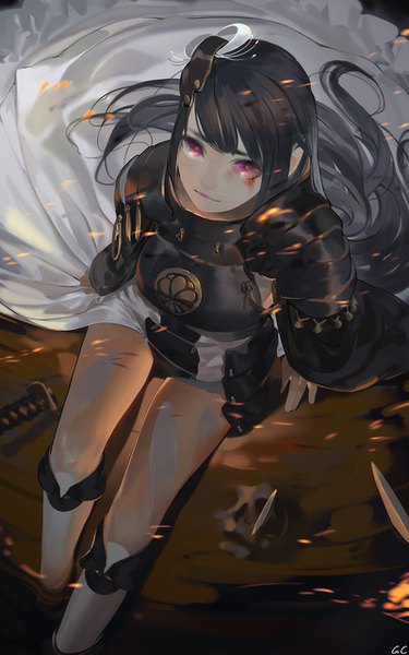 Anime-Bild 800x1280 mit original geolim single long hair tall image fringe black hair sitting signed traditional clothes japanese clothes pink eyes from above looking up soaking feet samurai broken weapon girl hair ornament weapon