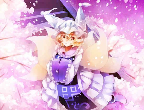 Anime picture 1103x846 with touhou yakumo ran surumeri (baneiro) single looking at viewer short hair blonde hair yellow eyes fox ears cherry blossoms fox tail multiple tails girl dress petals