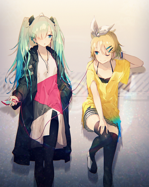 Anime picture 1600x2000 with vocaloid ipod hatsune miku kagamine rin yatsuha (hachiyoh) long hair tall image blush fringe short hair open mouth blonde hair smile standing twintails multiple girls blue hair long sleeves one eye closed aqua hair