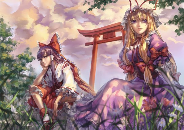 Anime picture 1400x990 with touhou hakurei reimu yakumo yukari windyakuma long hair black hair blonde hair purple eyes multiple girls brown eyes girl dress gloves bow 2 girls plant (plants) hair bow elbow gloves grass bonnet