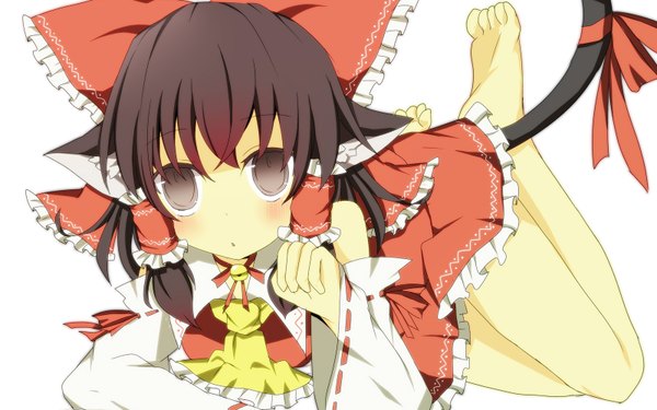 Anime picture 1600x1000 with touhou hakurei reimu looking at viewer blush short hair simple background brown hair wide image white background bare shoulders brown eyes animal ears tail lying barefoot cat girl legs bell collar girl bow