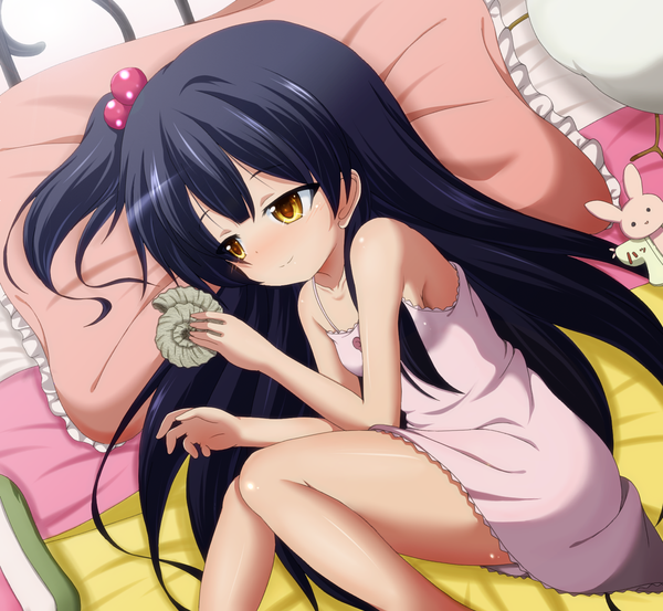 Anime picture 1400x1292 with tamako market kyoto animation kitashirakawa anko dr. cryptoso single long hair blush fringe black hair smile bare shoulders yellow eyes looking away bent knee (knees) lying from above loli one side up on side girl