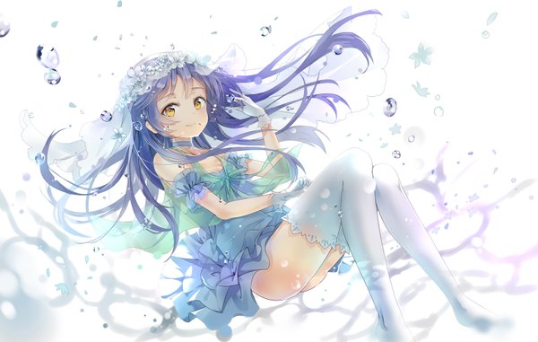 Anime picture 1600x1016 with love live! school idol project sunrise (studio) love live! sonoda umi hoshi ame single long hair looking at viewer blush fringe light erotic simple background smile white background bare shoulders yellow eyes purple hair bent knee (knees) hair flower from below