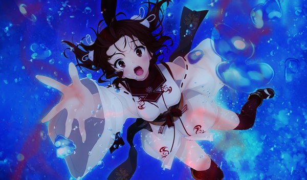 Anime picture 1700x1000 with shoujo shin'iki tsukamine miori blush short hair open mouth red eyes brown hair wide image game cg traditional clothes underwater girl thighhighs detached sleeves bubble (bubbles)
