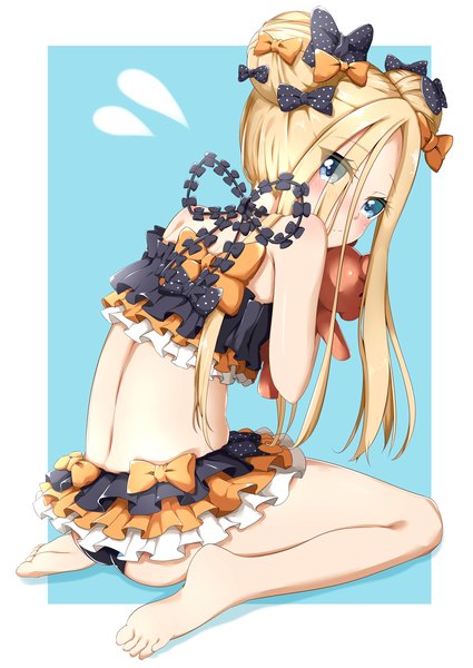 Anime picture 2507x3541 with fate (series) fate/grand order abigail williams (fate) borumete single long hair tall image looking at viewer blush highres blue eyes light erotic simple background blonde hair sitting bare shoulders holding bent knee (knees) looking back barefoot
