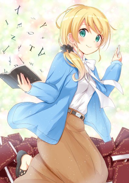 Anime picture 601x850 with new horizon ellen baker mirai (macharge) single long hair tall image looking at viewer blush fringe blonde hair smile holding payot ahoge bent knee (knees) long sleeves head tilt aqua eyes open clothes bare legs