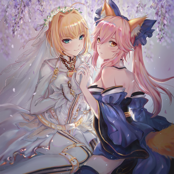 Anime picture 1000x1000 with fate (series) fate/extra fate/extra ccc nero claudius (fate) (all) tamamo (fate) (all) nero claudius (fate) tamamo no mae (fate) nero claudius (bride) (fate) lapis (13567118) long hair looking at viewer blush fringe short hair light erotic blonde hair smile hair between eyes sitting bare shoulders