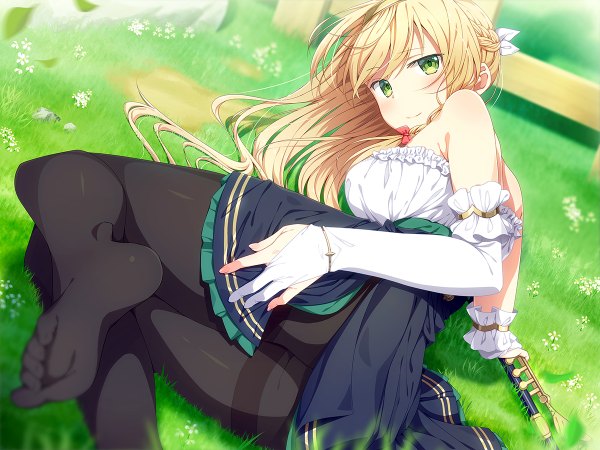 Anime picture 1200x900 with atelier (series) atelier ryza gust (company) klaudia valentz emoi do single long hair looking at viewer blush light erotic blonde hair smile bare shoulders green eyes bent knee (knees) outdoors lying braid (braids) pleated skirt looking back