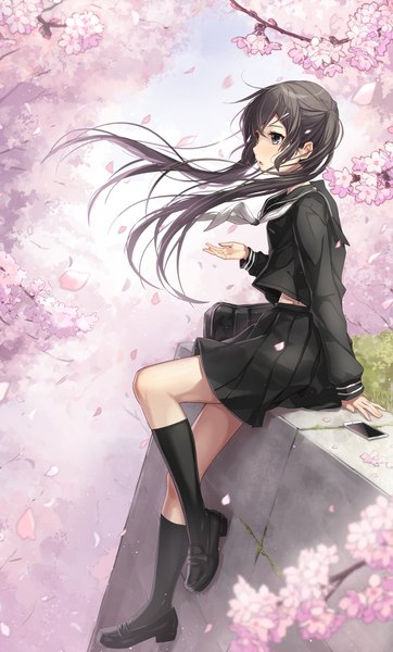 Anime picture 1028x1700 with original takanashi kei (hitsujikan) single long hair tall image blush fringe open mouth black hair sitting twintails looking away full body outdoors profile pleated skirt wind black eyes arm support cherry blossoms