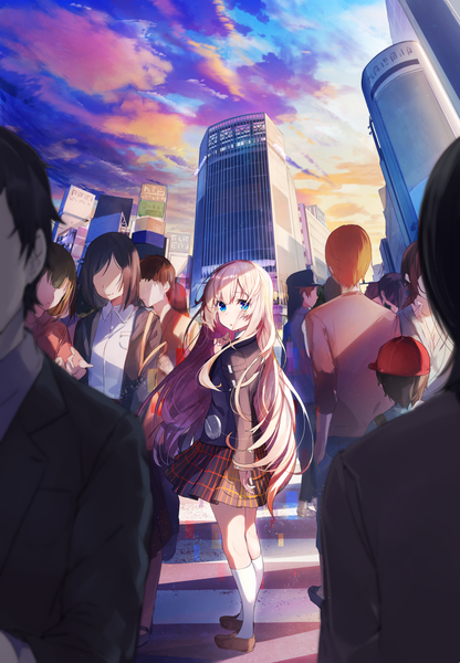 Anime picture 901x1300 with original mika pikazo long hair tall image looking at viewer fringe short hair blue eyes black hair blonde hair smile brown hair standing holding payot sky cloud (clouds) outdoors ponytail pleated skirt
