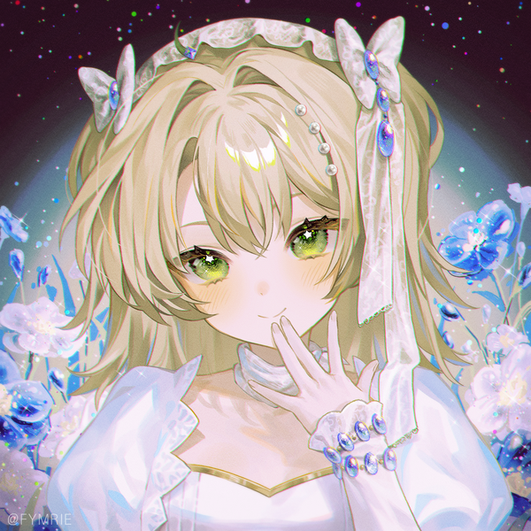 Anime picture 1000x1000 with reverse:1999 sotheby fymrie single long hair looking at viewer blush fringe blonde hair smile hair between eyes green eyes signed head tilt two side up twitter username hand to mouth girl flower (flowers) lolita hairband