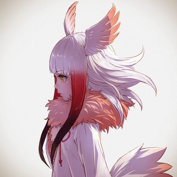 Anime-Bild 1920x1920 mit kemono friends crested ibis (kemono friends) takami masahiro single long hair fringe highres simple background yellow eyes payot silver hair upper body red hair blunt bangs profile multicolored hair two-tone hair streaked hair gradient hair head wings