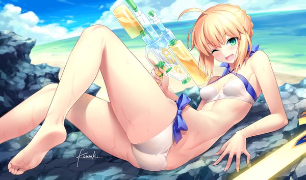 Anime picture 1271x750 with fate (series) fate/stay night artoria pendragon (all) artoria pendragon (swimsuit archer) (fate) kousaki rui single blush short hair open mouth light erotic blonde hair wide image green eyes sky cloud (clouds) one eye closed wink beach back girl