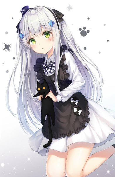 Anime picture 3266x5000 with girls frontline hk416 (girls frontline) dangmyo single long hair tall image looking at viewer blush fringe highres simple background holding green eyes absurdres silver hair bent knee (knees) blunt bangs long sleeves head tilt bare legs