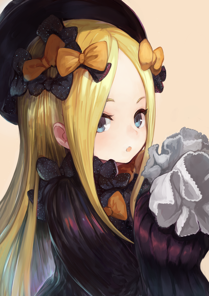 Anime picture 1447x2047 with fate (series) fate/grand order abigail williams (fate) sahini single long hair tall image open mouth blue eyes simple background blonde hair looking away upper body long sleeves girl bow hair bow hat