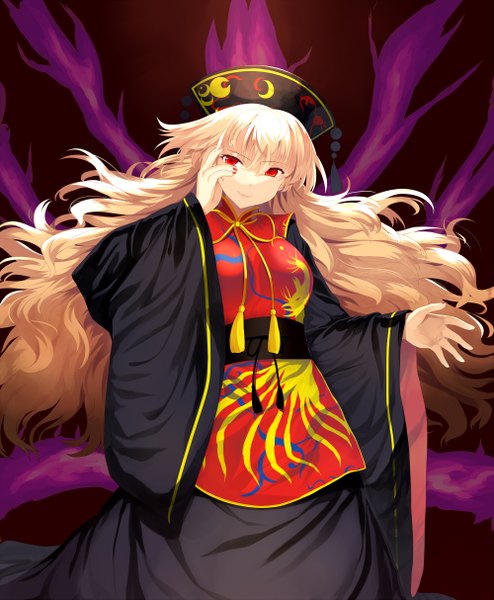 Аниме картинка 1000x1214 с touhou junko (touhou) abusoru один (одна) длинные волосы высокое изображение светлые волосы улыбка красные глаза лак на ногтях традиционная одежда китайская одежда девушка головной убор кимоно оби tabard