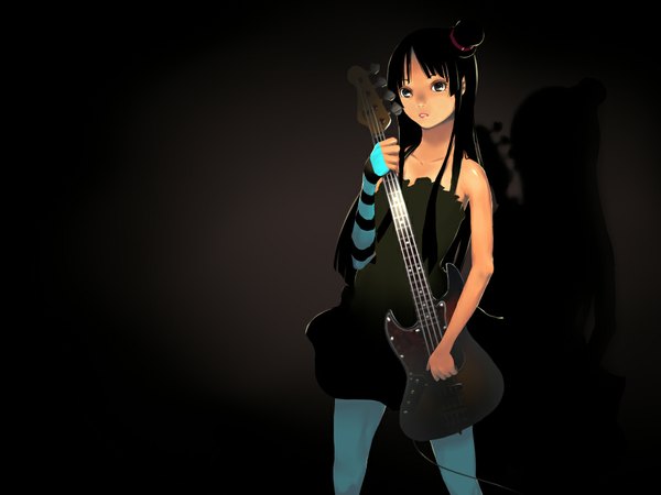 Anime picture 1024x768 with k-on! kyoto animation akiyama mio black background guitar