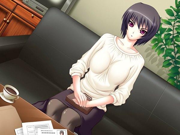 Anime picture 1024x768 with jail break katagiri rei shima-shuu short hair black hair purple eyes game cg girl couch coffee