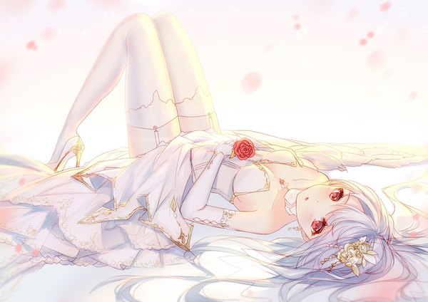 Anime-Bild 1920x1358 mit original bison cangshu single long hair looking at viewer blush highres light erotic red eyes bare shoulders cleavage silver hair lying parted lips blurry :o on back high heels girl thighhighs