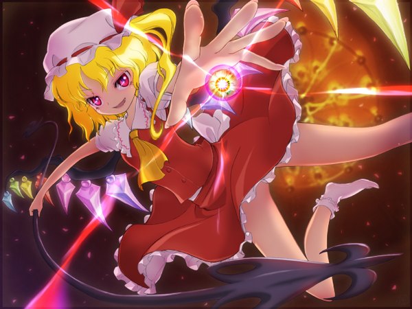 Anime picture 1280x960 with touhou flandre scarlet ah-negitorow single looking at viewer short hair open mouth blonde hair smile pink eyes no shoes one side up magic girl skirt weapon wings socks white socks bonnet