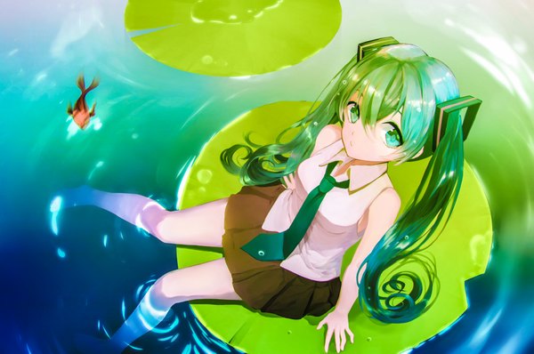 Anime picture 1000x664 with vocaloid hatsune miku isozi (hayley) single looking at viewer fringe hair between eyes sitting twintails bare shoulders green eyes bent knee (knees) very long hair pleated skirt barefoot green hair from above arm support sleeveless soaking feet