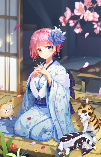 イラスト 4245x6600 と 五等分の花嫁 中野一花 hong bai ソロ 長身像 赤面 highres 短い髪 おっぱい 青い目 座る ピンク髪 absurdres 全身 bent knee (knees) outdoors traditional clothes 和服 hair flower fingernails