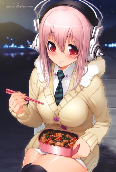 Anime picture 4723x6993 with nitroplus super sonico tsuji santa single long hair tall image blush highres light erotic red eyes pink hair absurdres girl thighhighs black thighhighs necktie food headphones sweater obento