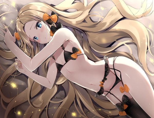 Anime picture 900x692 with fate (series) fate/grand order abigail williams (fate) natsume eri single long hair looking at viewer blush fringe breasts blue eyes light erotic blonde hair lying from above underwear only on side flat chest girl thighhighs